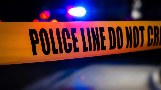 1 dead, 5 injured in Chicago mass shooting, police say