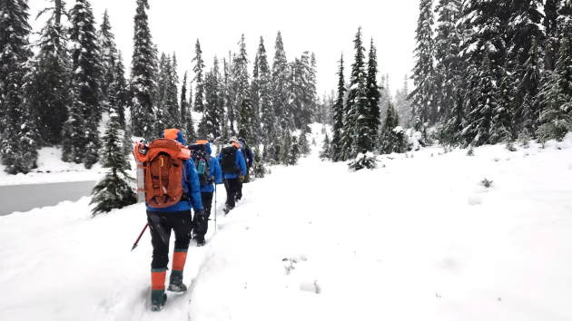 Washington rescuers climb through 5 miles of snow to save stranded hikers: Sheriff