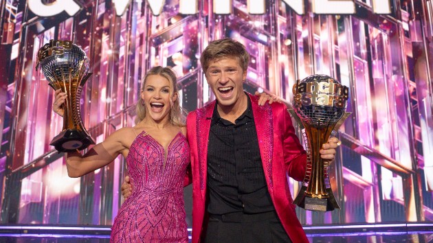 ‘Dancing with the Stars’ season 34: Robert Irwin, Witney Carson win the Mirrorball Trophy