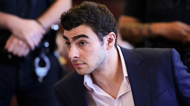 Officer who cataloged evidence testifies on Day 8 of Luigi Mangione’s evidence suppression hearing