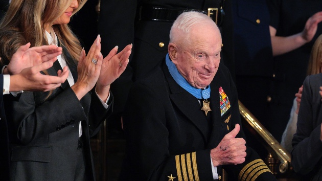 Trump awards Medals of Honor to 2 military pilots during State of the Union