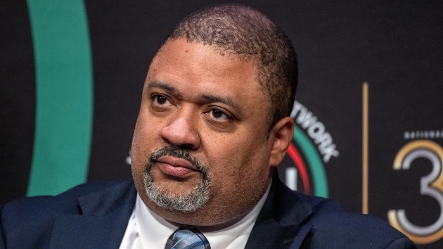 Facebook, WhatsApp should remove accounts that defraud users, Manhattan DA says